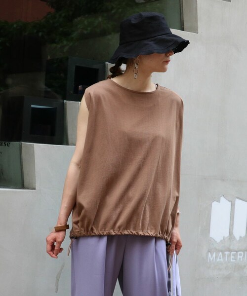 Sheson（シーズン）の「シルキーコットン裾ドロストTee（Tシャツ/カットソー・レディース・ホワイト/ブラウン/ブラック・F）」の3枚目の写真