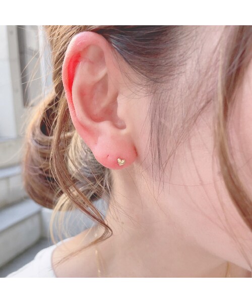 les desseins de DIEU（レデッサンドゥデュー）の「レ デッサン ドゥ デュー 987 パフ ハート スタッド ピアス（ピアス（片耳用）・レディース・ゴールド・free）」の3枚目の写真
