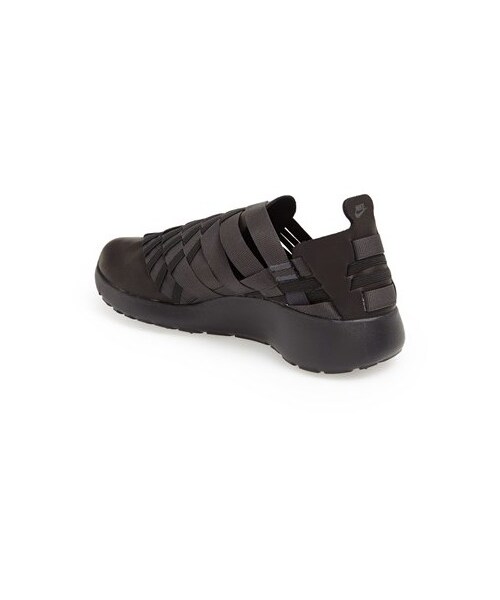 NIKE(ナイキ)の「Nike 'Roshe Run Woven 2.0' Sneaker (Women)(スニーカー・レディース・Black/ Anthracite・9 M/12 M/6 M/5 M/8 M/8.5 M/6.5 M/5.5 M/7 M/7.5 M/10 M/10.5 M/9.5 M/11 M)」の2枚目の写真