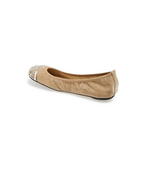 ZARA（ザラ）の「BUTTERFLY TWISTS 'Zara' Folding Ballerina Flat (Women)（シューズ・レディース・Taupe/Black・7 M/9 M/6 M/10 M/8 M/5 M/11 M）」の3枚目の写真