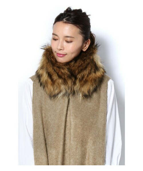 L'Appartement（アパルトモン）の「ラクーンファー付きカシミヤファー