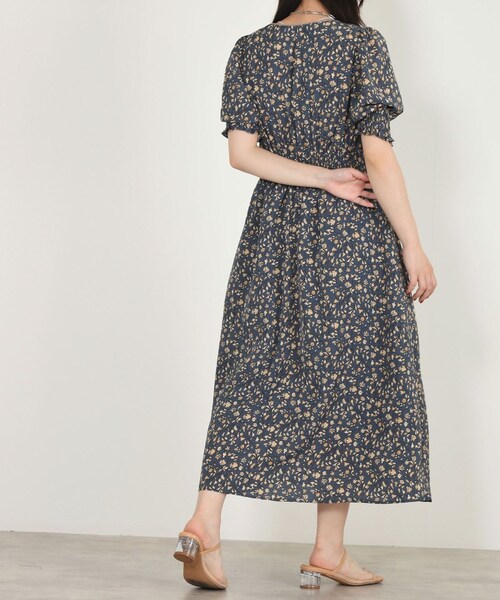 w closet（ダブルクローゼット）の「パイピングワンピース（ワンピース/ドレス・レディース・ブルー/ベージュ/オフホワイト/ブラック・FREE）」の15枚目の写真