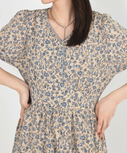 w closet（ダブルクローゼット）の「パイピングワンピース（ワンピース/ドレス・レディース・ブルー/ベージュ/オフホワイト/ブラック・FREE）」の20枚目の写真