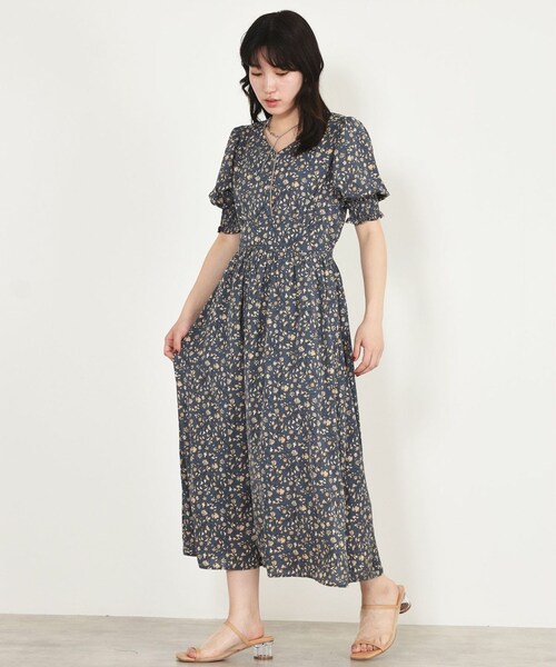 w closet（ダブルクローゼット）の「パイピングワンピース（ワンピース/ドレス・レディース・ブルー/ベージュ/オフホワイト/ブラック・FREE）」の9枚目の写真