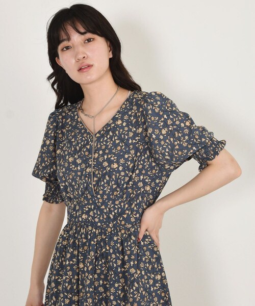 w closet（ダブルクローゼット）の「パイピングワンピース（ワンピース/ドレス・レディース・ブルー/ベージュ/オフホワイト/ブラック・FREE）」の14枚目の写真