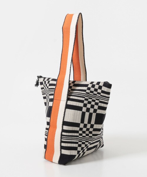 Johanna Gullichsen(ヨハンナグリクセン)の「JOHANNA GULLICHSEN Tetra bag(その他・レディース・Doris BK・FREE)」の3枚目の写真