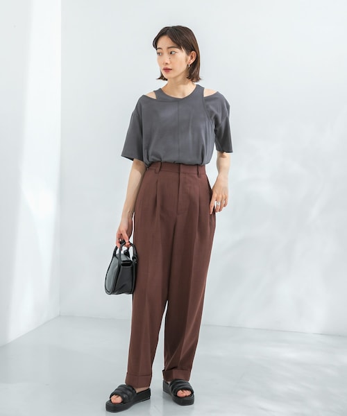 KBF センタープレスWIDEストレートパンツ レッド KBF（ケイビーエフ）の「センタープレスWIDEストレートパンツ