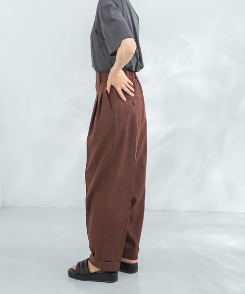 KBF センタープレスWIDEストレートパンツ レッド KBF（ケイビーエフ）の「センタープレスWIDEストレートパンツ