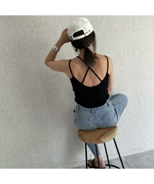 copine（コピン）の「カップ付きバッククロスデザインキャミソール(4color)（キャミソール・レディース・オフ/モカ/ブラウン/ブラック・ワンサイズ）」の2枚目の写真