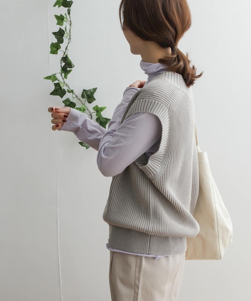 URBAN RESEARCH DOORS（アーバンリサーチドアーズ）の「コットンV