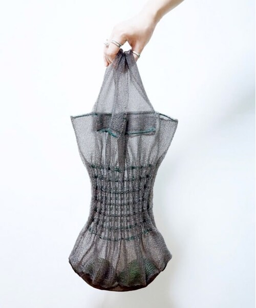 ADAM ET ROPE'(アダムエロペ)の「【malamute】sherbet bag(バッグ・レディース・ブラック/ベージュ/ライトグリーン・F)」の1枚目の写真