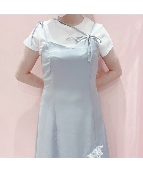 lilLilly（リルリリー）の「メタリックロゴTシャツ（トップス・レディース・WHITE/PINK/BLUE/BLACK）」の3枚目の写真
