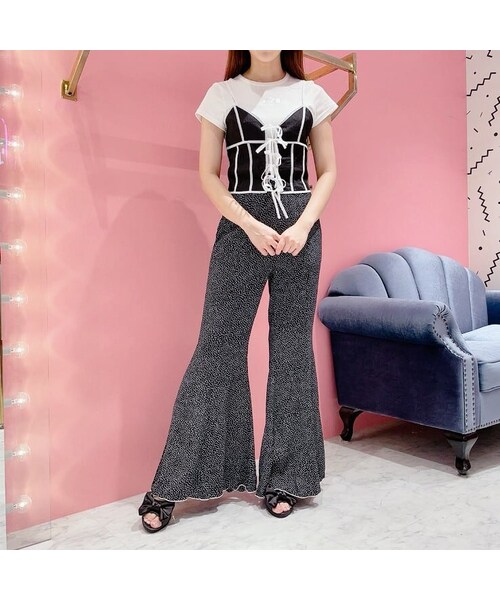 lilLilly（リルリリー）の「メタリックロゴTシャツ（トップス・レディース・WHITE/PINK/BLUE/BLACK）」の16枚目の写真