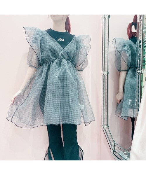 lilLilly（リルリリー）の「メタリックロゴTシャツ（トップス・レディース・WHITE/PINK/BLUE/BLACK）」の14枚目の写真