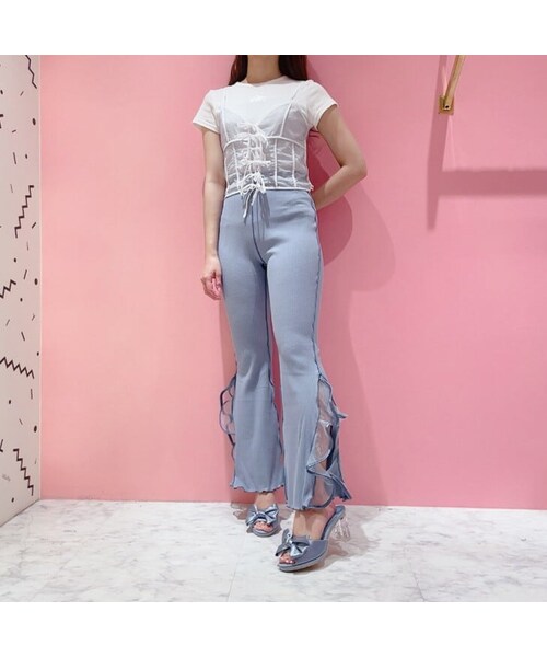 lilLilly（リルリリー）の「メタリックロゴTシャツ（トップス・レディース・WHITE/PINK/BLUE/BLACK）」の8枚目の写真