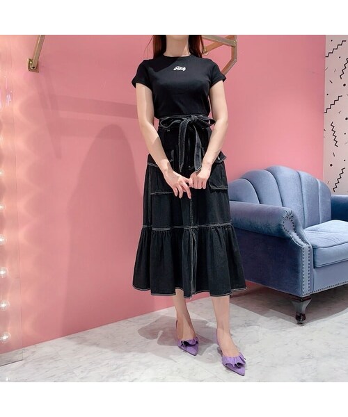 lilLilly（リルリリー）の「メタリックロゴTシャツ（トップス・レディース・WHITE/PINK/BLUE/BLACK）」の6枚目の写真