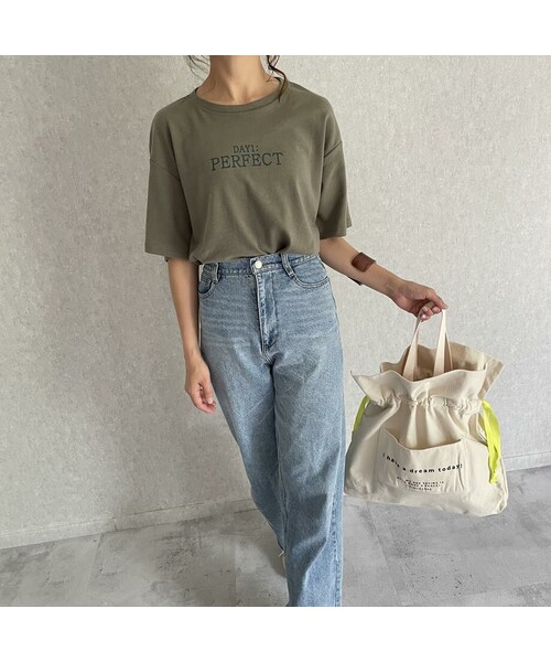 copine（コピン）の「もっちり素材シンプルロゴtシャツ(2color)（Tシャツ/カットソー・レディース・ブラウン/カーキ・ワンサイズ）」の2枚目の写真