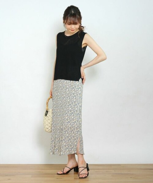 Crisp yours（クリスプユアーズ）の「サマーニットタンク×フラワースカートSET[c1k2865b&c2k2816b set]（ワンピース・レディース・ベージュ/ブラック・FREE）」の2枚目の写真