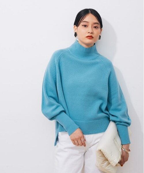 ADAM ET ROPE'(アダムエロペ)の「ウールクロップドタートルプルオーバー(トップス・レディース・ブラック/グレー/キナリ/ライトグリーン/サックス/ピンク・F)」の4枚目の写真