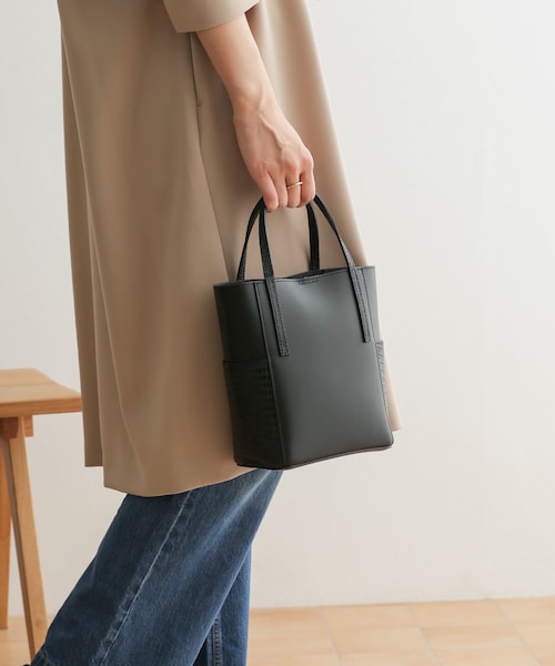 MARCO BIANCHINI(マルコビアンチーニ)の「MARCO BIANCHINI 2way スクエアショルダーバッグ(その他・レディース・YELLOW/BLACK/KHAKI・FREE)」の4枚目の写真