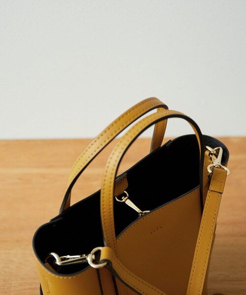 MARCO BIANCHINI(マルコビアンチーニ)の「MARCO BIANCHINI 2way スクエアショルダーバッグ(その他・レディース・YELLOW/BLACK/KHAKI・FREE)」の5枚目の写真