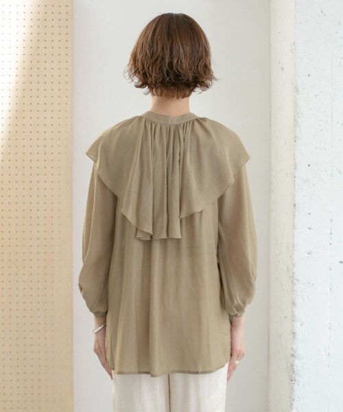 KBF(ケイビーエフ)の「可拆式領片多穿法碎褶罩衫(トップス・レディース・奶油色/深灰膚色/黑色・one)」の21枚目の写真