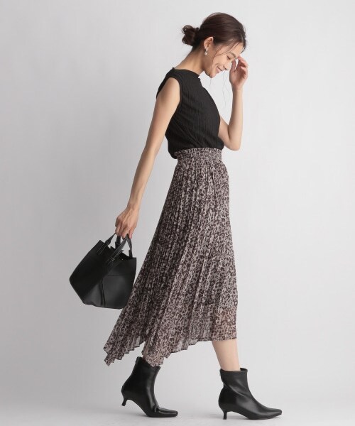 Andemiu（アンデミュウ）の「プリーツメロウカットソー（トップス・オフホワイト/ブラック/ベージュ・F）」の11枚目の写真