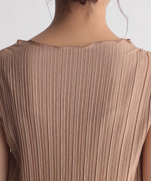 Andemiu（アンデミュウ）の「プリーツメロウカットソー（トップス・オフホワイト/ブラック/ベージュ・F）」の15枚目の写真