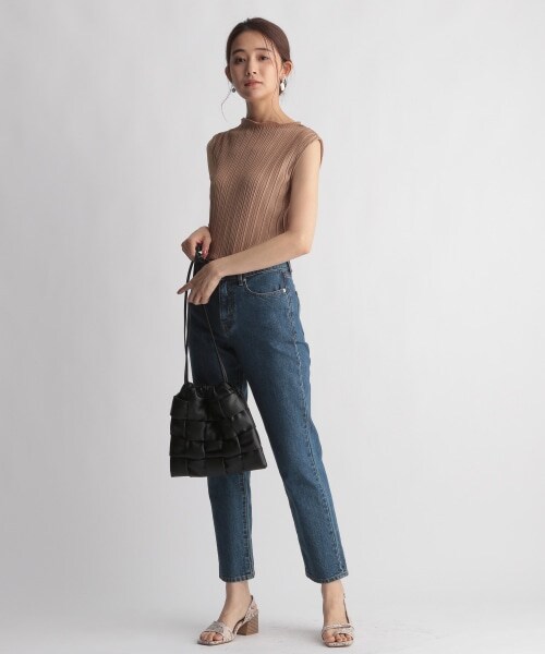 Andemiu（アンデミュウ）の「プリーツメロウカットソー（トップス・オフホワイト/ブラック/ベージュ・F）」の5枚目の写真