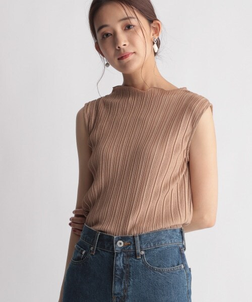 Andemiu（アンデミュウ）の「プリーツメロウカットソー（トップス・オフホワイト/ブラック/ベージュ・F）」の3枚目の写真