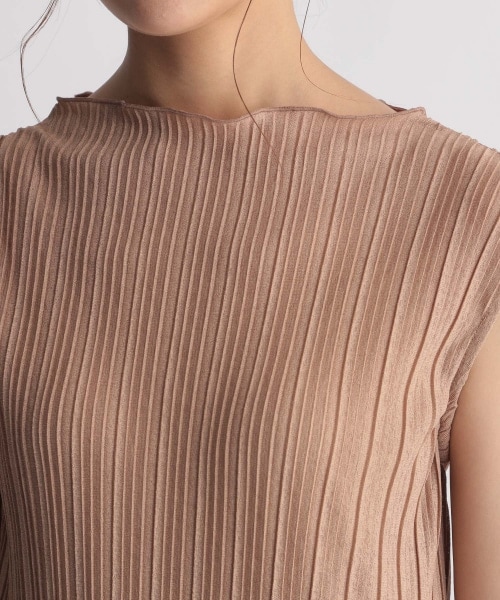 Andemiu（アンデミュウ）の「プリーツメロウカットソー（トップス・オフホワイト/ブラック/ベージュ・F）」の16枚目の写真