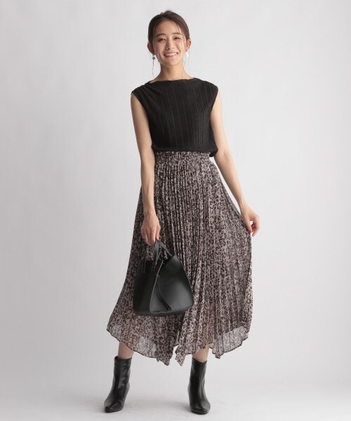 Andemiu（アンデミュウ）の「プリーツメロウカットソー（トップス・オフホワイト/ブラック/ベージュ・F）」の10枚目の写真