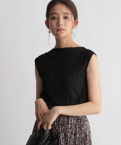 Andemiu（アンデミュウ）の「プリーツメロウカットソー（トップス・オフホワイト/ブラック/ベージュ・F）」の2枚目の写真