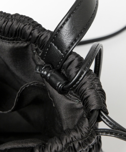 LOWRYS FARM(ローリーズファーム)の「シャーリングキンチャクバッグ(バッグ・ブラック/ダークブラウン/ブルー・FREE)」の15枚目の写真