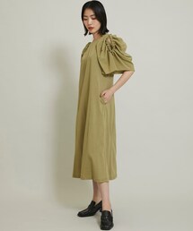 AKIRANAKA（アキラナカ）の「ギャザードスリットスリーブジャージ