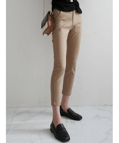 Cozyyoung（コージーヤング）の「2021夏スリムスーツ九分丈パンツ（その他パンツ・レディース・ブラック/ベージュ・S）」の2枚目の写真