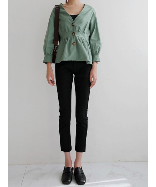 Cozyyoung（コージーヤング）の「2021夏スリムスーツ九分丈パンツ（その他パンツ・レディース・ブラック/ベージュ・S）」の5枚目の写真