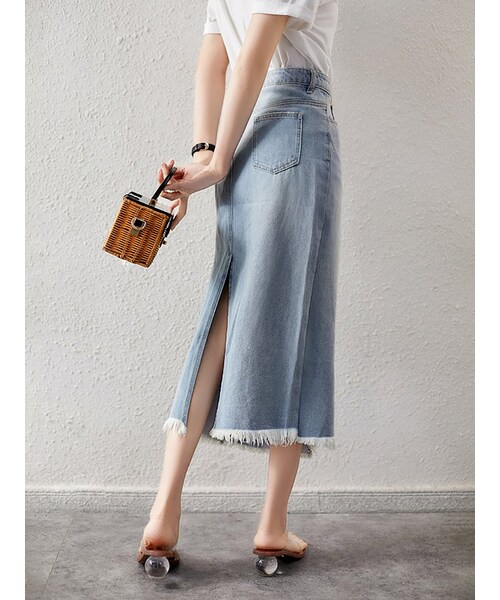 Cozyyoung（コージーヤング）の「フアッションフリンジ付けデニムタイトスカート（スカート・レディース・ブルー・S）」の2枚目の写真