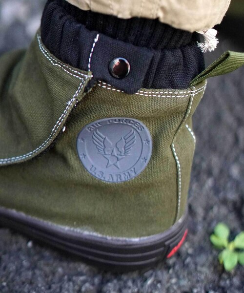 AVIREX（アヴィレックス）の「【スニーカー】AV3320 ヘリオス/HELIOS/アヴィレックス/AVIREX（シューズ・メンズ・BLACK/OLIVE・23, 24, 25, 26, 27, 28, 29）」の5枚目の写真