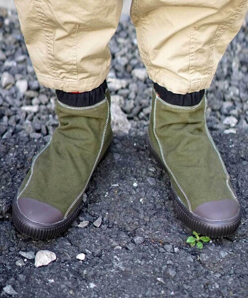 AVIREX（アヴィレックス）の「【スニーカー】AV3320 ヘリオス/HELIOS/アヴィレックス/AVIREX（シューズ・メンズ・BLACK/OLIVE・23, 24, 25, 26, 27, 28, 29）」の2枚目の写真