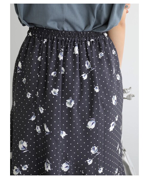 AMERICAN HOLIC（アメリカンホリック）の「切り替えフレアロングスカート（スカート・チャコールグレー/サックスブルー/ドット・M/L）」の4枚目の写真