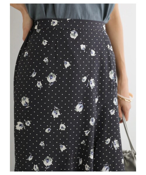 AMERICAN HOLIC（アメリカンホリック）の「切り替えフレアロングスカート（スカート・チャコールグレー/サックスブルー/ドット・M/L）」の3枚目の写真
