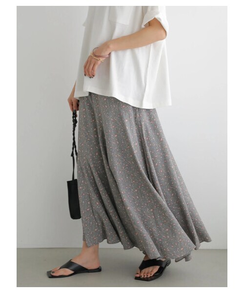 AMERICAN HOLIC（アメリカンホリック）の「切り替えフレアロングスカート（スカート・チャコールグレー/サックスブルー/ドット・M/L）」の14枚目の写真
