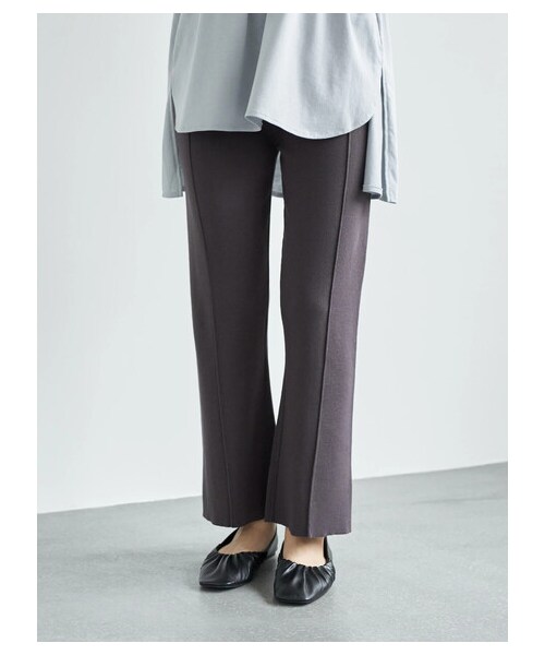 earth music&ecology（アースミュージックアンドエコロジー）の「バックスリットニットパンツ（パンツ・チャコールグレー/ベージュ/モカ・F）」の9枚目の写真