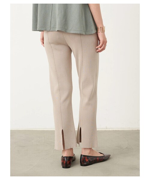 earth music&ecology（アースミュージックアンドエコロジー）の「バックスリットニットパンツ（パンツ・チャコールグレー/ベージュ/モカ・F）」の20枚目の写真