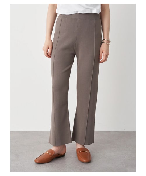 earth music&ecology（アースミュージックアンドエコロジー）の「バックスリットニットパンツ（パンツ・チャコールグレー/ベージュ/モカ・F）」の2枚目の写真