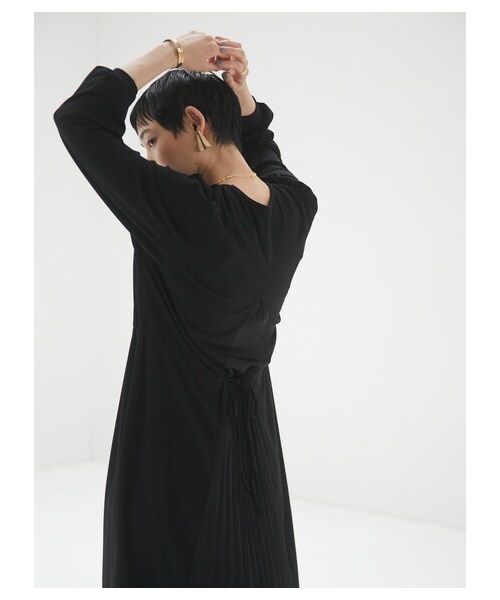 Green　Parks（グリーンパークス）の「armonia・プリーツ切り替えワンピース（ワンピース/ドレス・ブラック/ブラウン・F）」の10枚目の写真