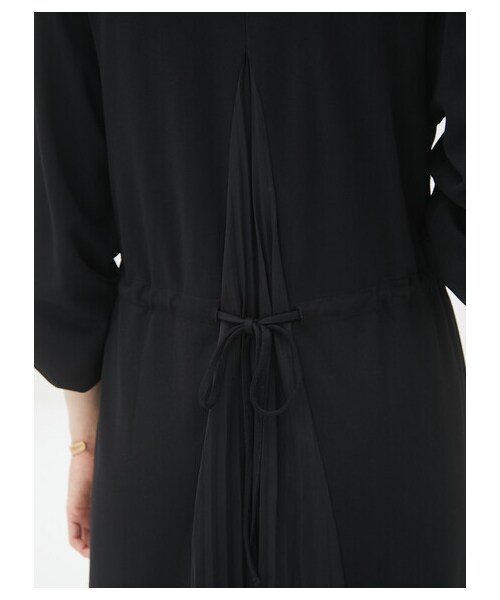 Green　Parks（グリーンパークス）の「armonia・プリーツ切り替えワンピース（ワンピース/ドレス・ブラック/ブラウン・F）」の13枚目の写真