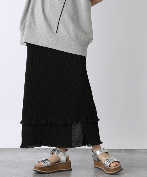 JEANASIS（ジーナシス）の「プリーツシャイニーティアードスカート（スカート・ホワイト系その他()/ブラック()/グレー()/イエロー()・FREE）」の2枚目の写真