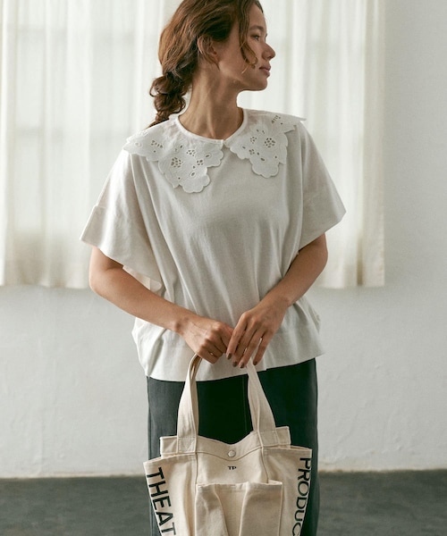 PUAL CE CIN(ピュアルセシン)の「カットワークレースつけ衿Tシャツ(Tシャツ/カットソー・レディース・オフホワイト/ナチュラル/チャコールグレー・FREE)」の1枚目の写真